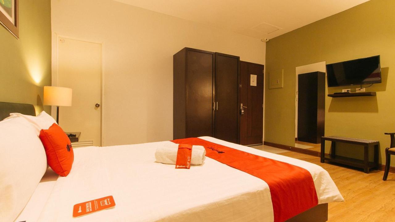 Reddoorz @ Gardenview Hotel Gtower Ángeles Extérieur photo