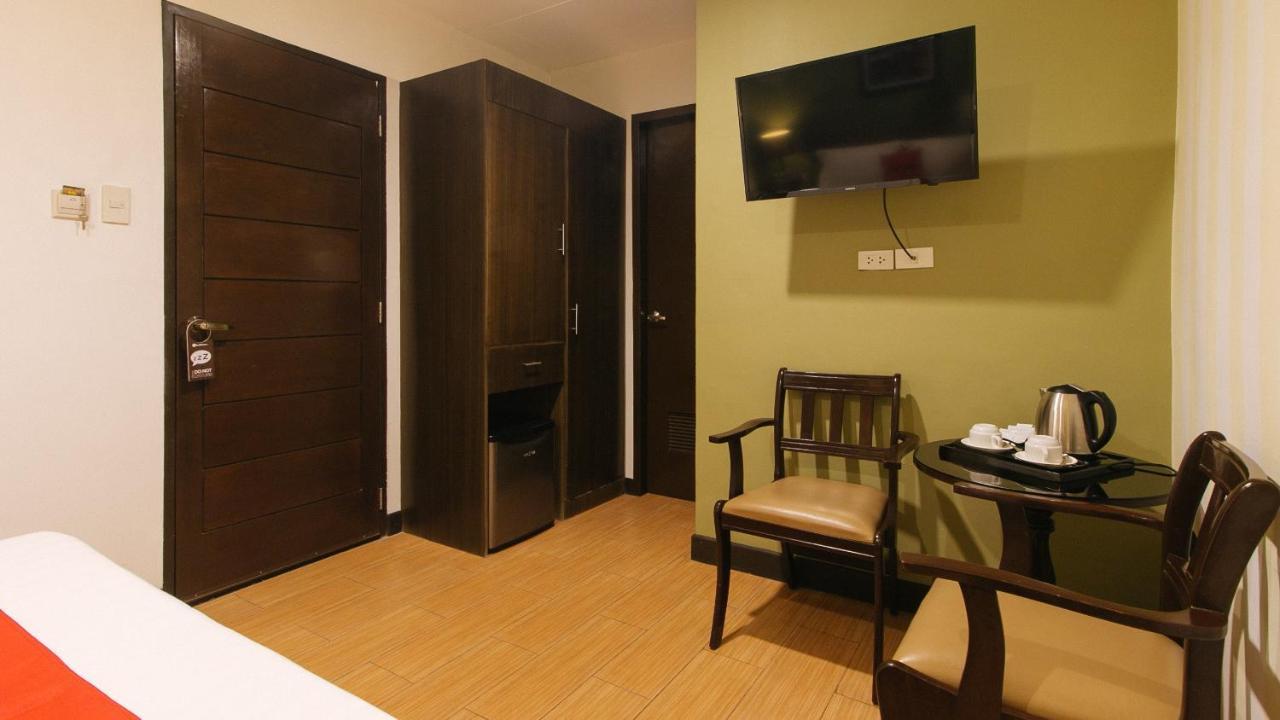 Reddoorz @ Gardenview Hotel Gtower Ángeles Extérieur photo