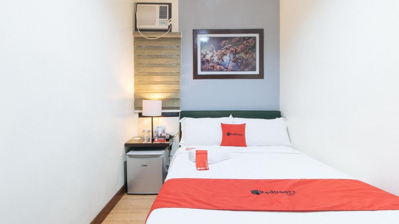 Reddoorz @ Gardenview Hotel Gtower Ángeles Extérieur photo